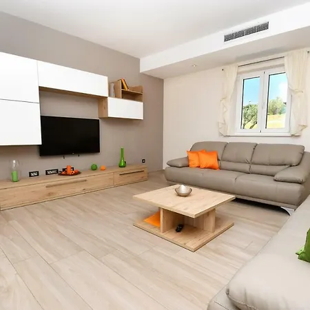 Belvedere Apartment *